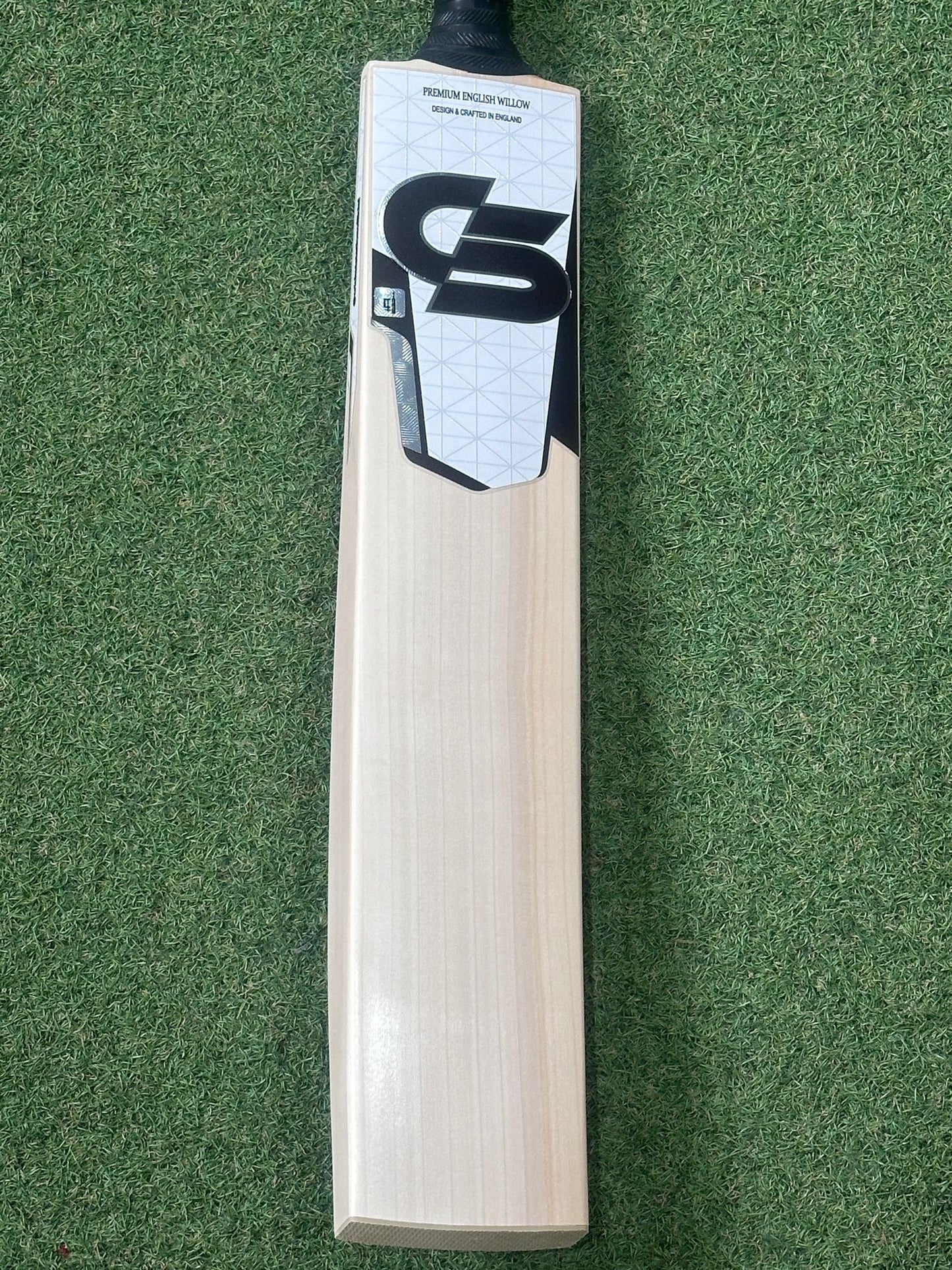 Cricket Station Brett Louis D’Oliveria Players Cricket Bat (2lb 11oz)