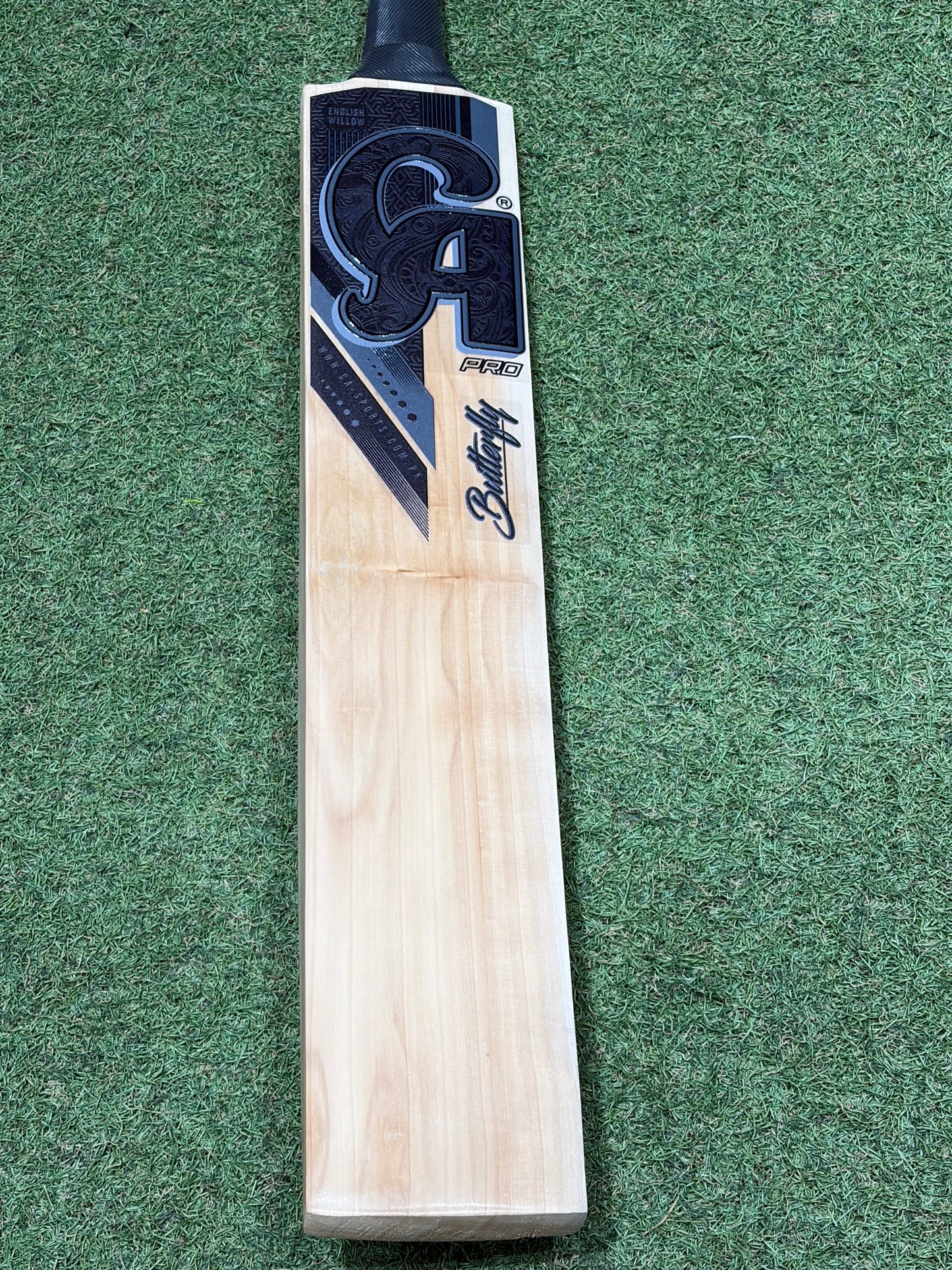 CA Blackout Butterfly Cricket Bat (2lb 9oz)