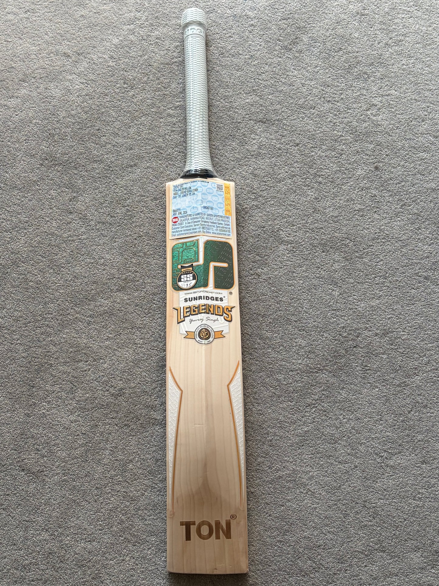 SS Ton Legends Yuvraj Singh Cricket Bat (2lb 10oz)