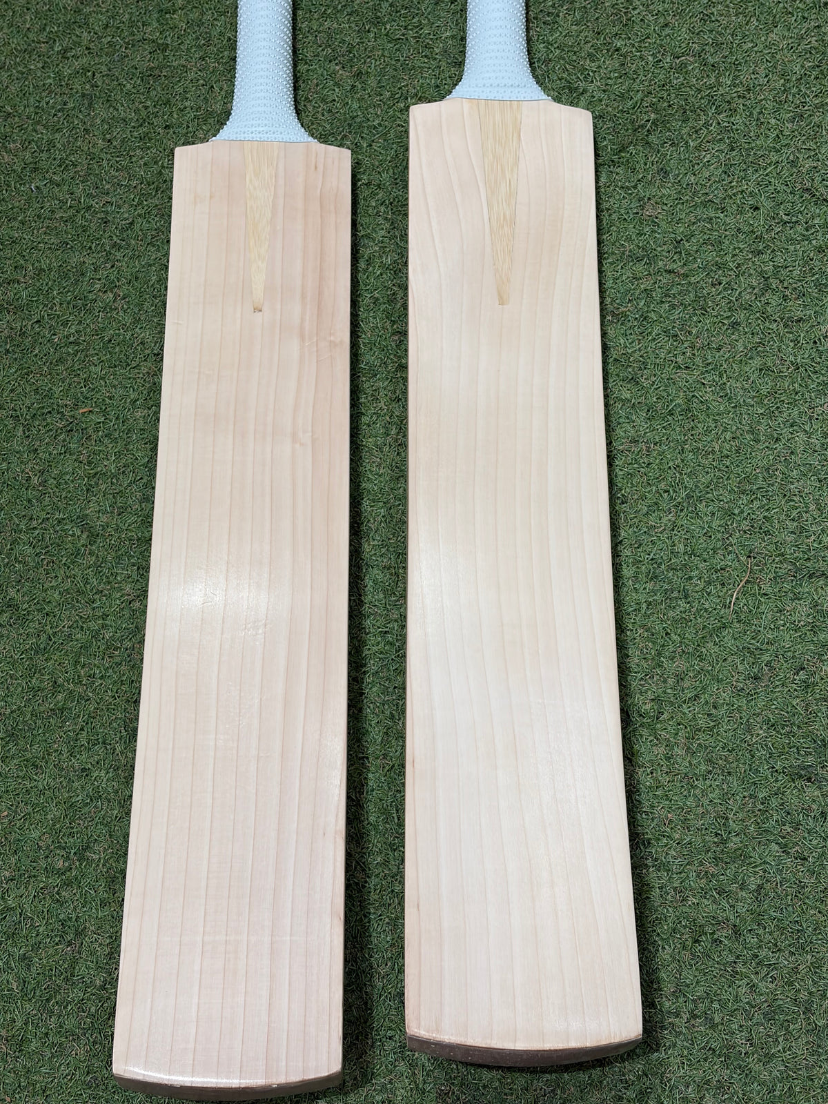Plain Grade 1+ UK Made Cricket Bat (2lb 9oz & 2lb 10oz)