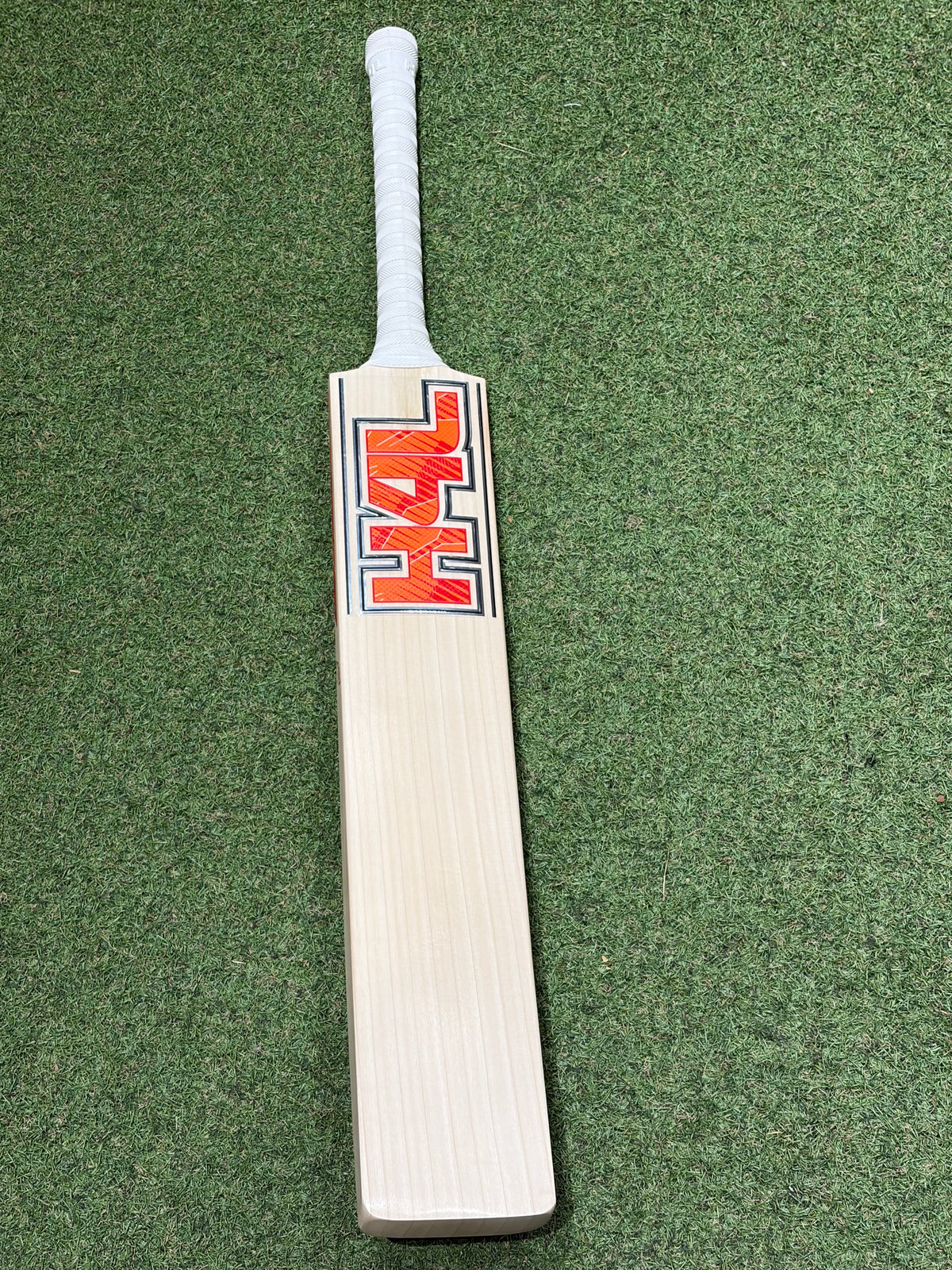 Hell 4 Leather (H4L) Pro Grade Cricket Bat (2lb 9oz)