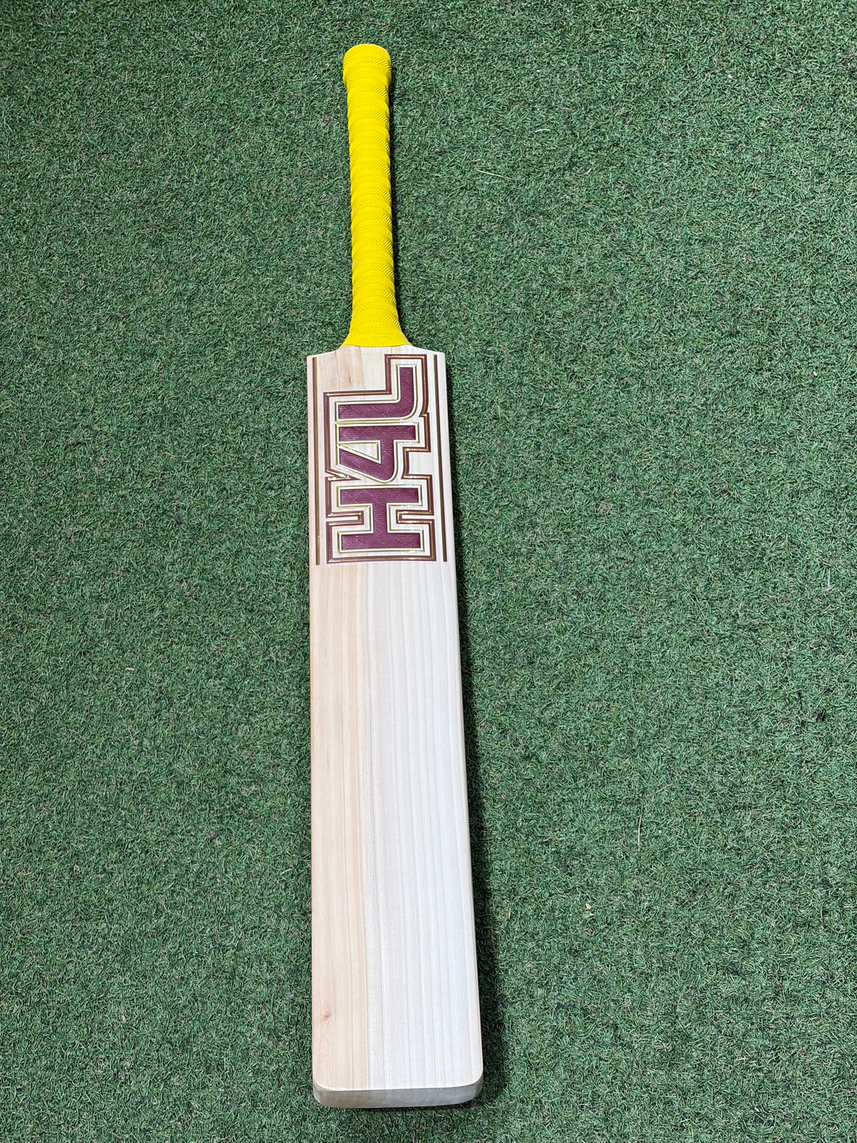 Hell 4 Leather (H4L) Pro Grade Cricket Bat (2lb 10oz)