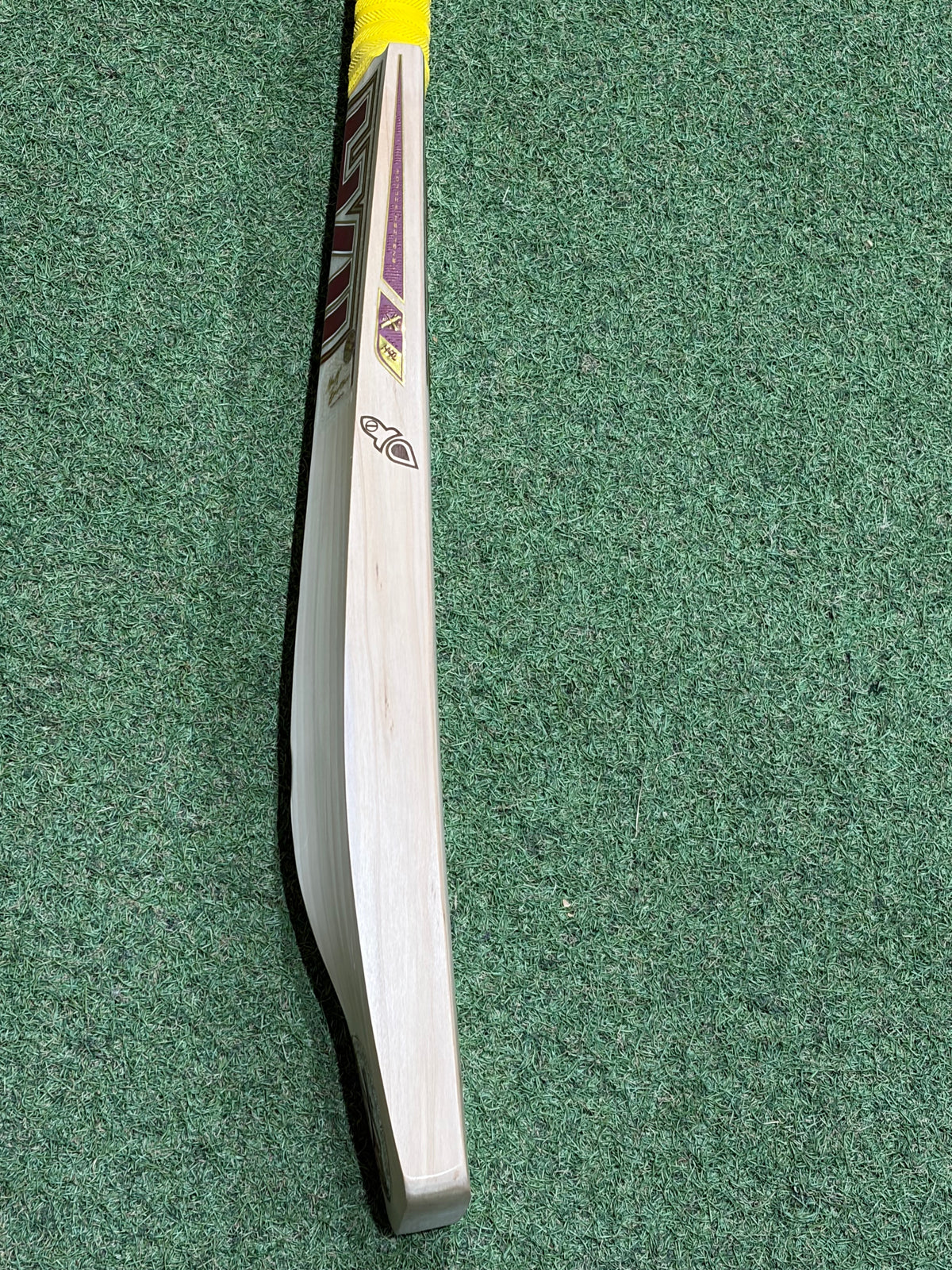 Hell 4 Leather (H4L) Pro Grade Cricket Bat (2lb 10oz)