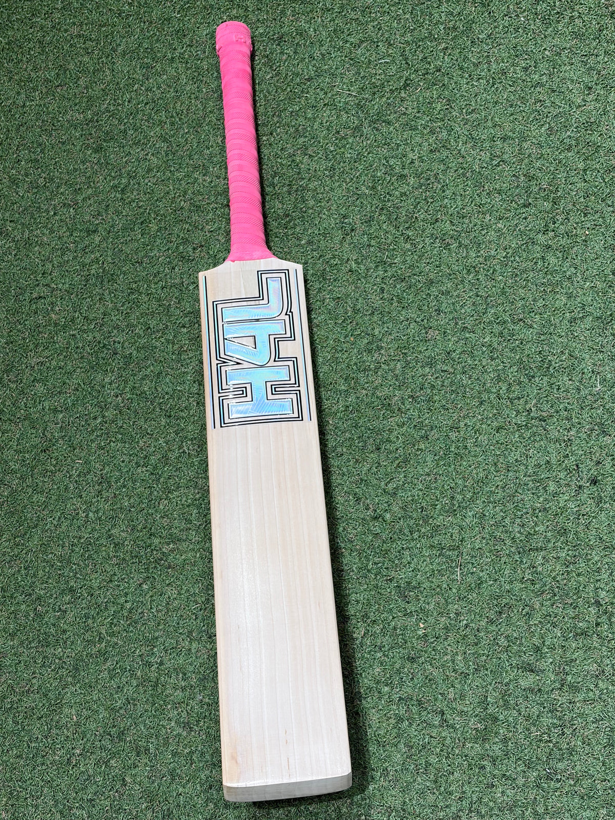 Hell 4 Leather (H4L) Pro Grade Short Blade Long Handle Cricket Bat (2lb 13oz)