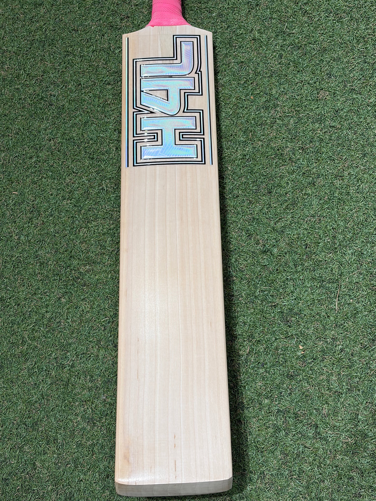 Hell 4 Leather (H4L) Pro Grade Short Blade Long Handle Cricket Bat (2lb 13oz)