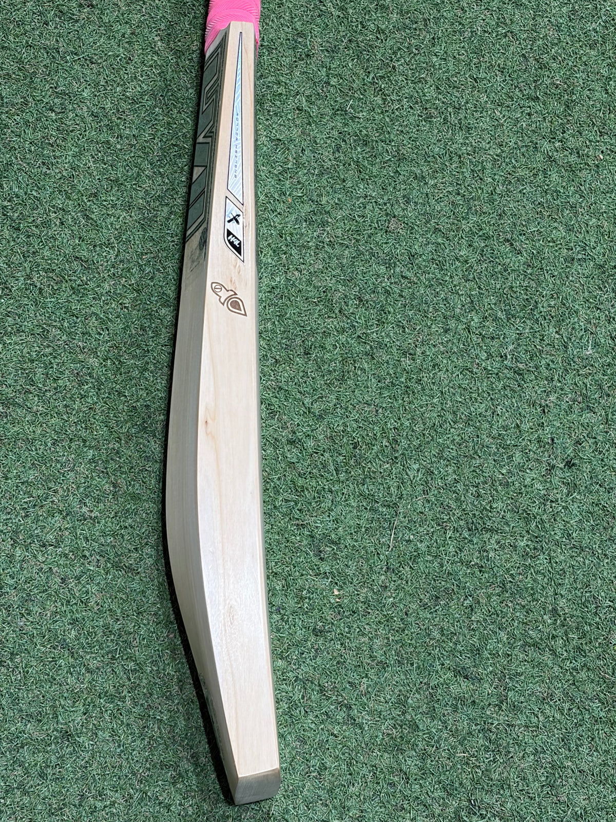 Hell 4 Leather (H4L) Pro Grade Short Blade Long Handle Cricket Bat (2lb 13oz)