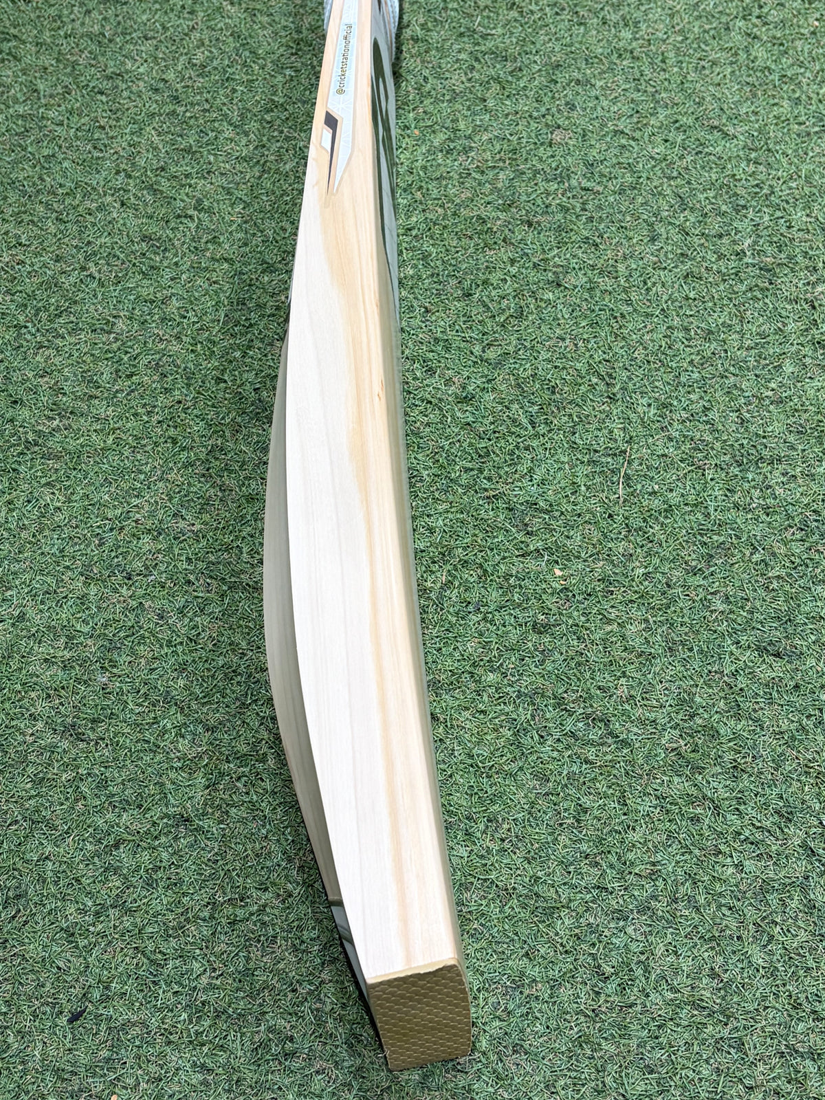 Cricket Station Pro Grade Cricket Bat (3lb 1oz)