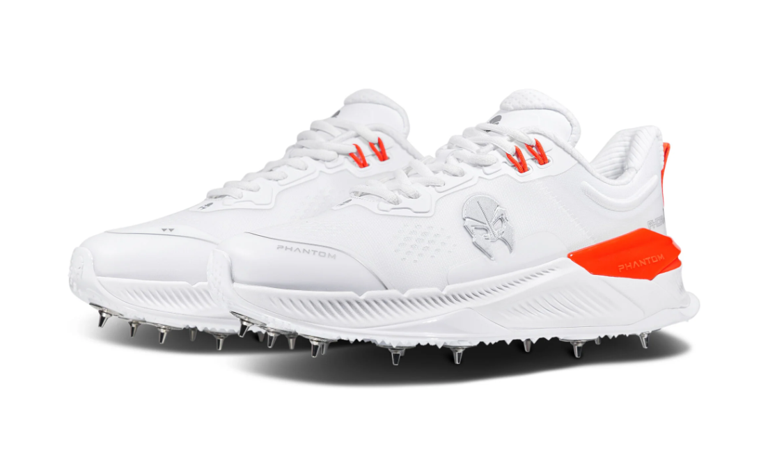 Phantom Phorm1 Spiked Cricket Shoes