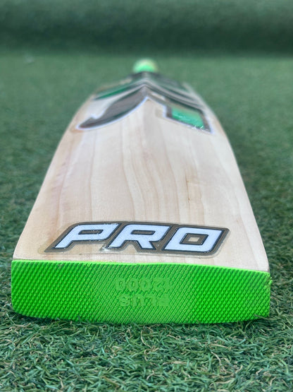 CA Pro 15000 Harrow Junior Cricket Bat (2lb 4oz)