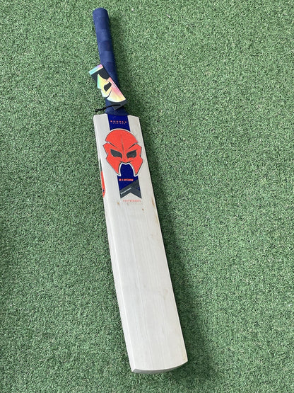 Phantom Illusion Performance Cricket Bat - 2lb 8oz - Brand New! Exclusive!