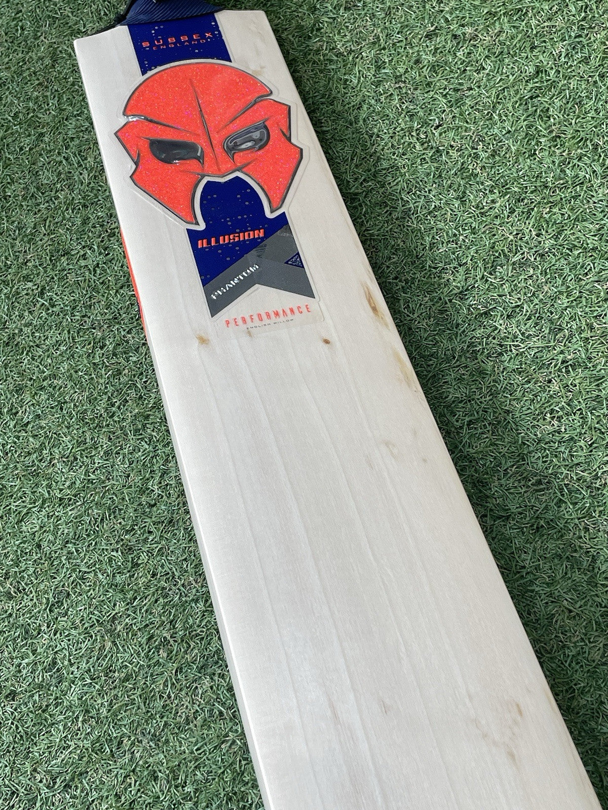 Phantom Illusion Performance Cricket Bat - 2lb 8oz - Brand New! Exclusive!
